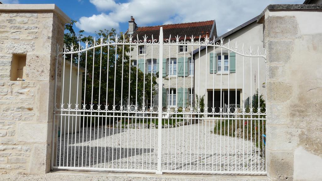 La Promenade En Champagne Bed & Breakfast Mussy-sur-Seine Exterior photo